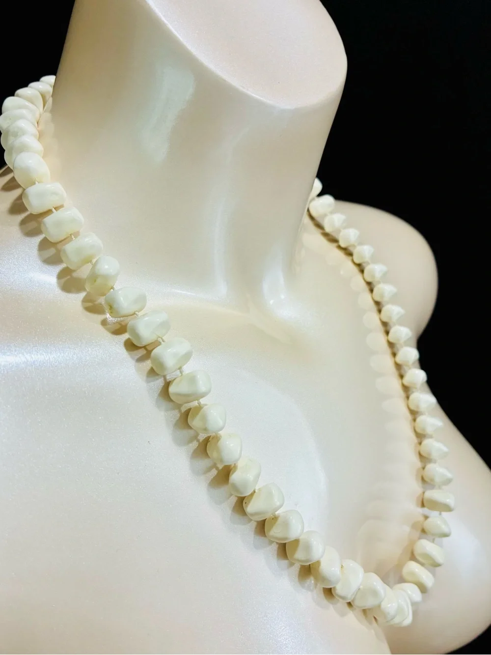 VTG MCM Textured Cream Beaded Women's Necklace - Elegant Strand Lightweight